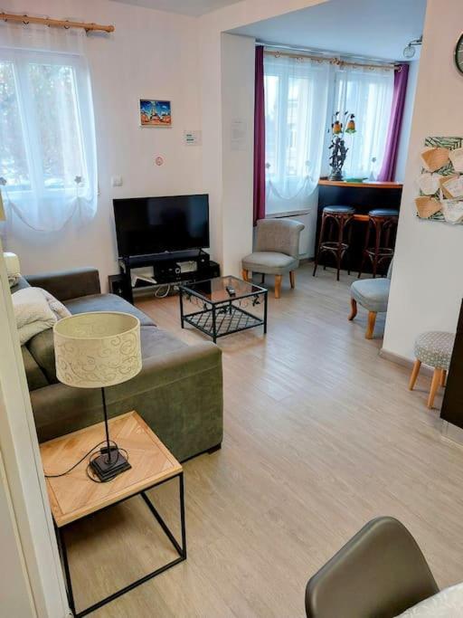 Gite 65 M2 200 M Gare T-G-V 400 M Centre-Ville Grand Parking 250 Places Gratuit Face Au Logement Arras Zewnętrze zdjęcie