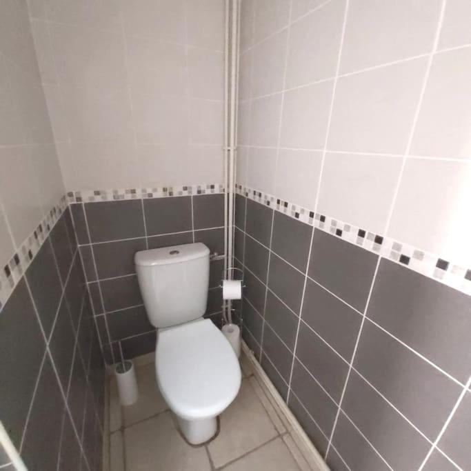 Gite 65 M2 200 M Gare T-G-V 400 M Centre-Ville Grand Parking 250 Places Gratuit Face Au Logement Arras Zewnętrze zdjęcie
